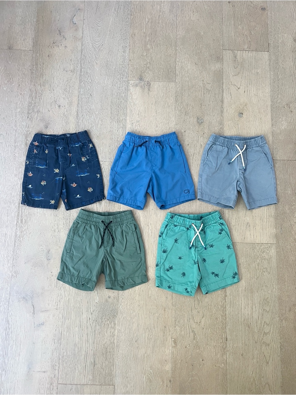 Size XS (4 / 5) • Shorts Bundle • 5 Total 🏝️